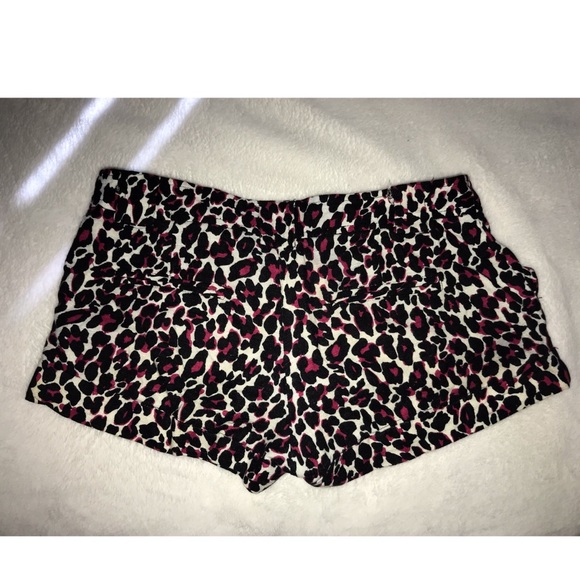 Cheetah Patterned Shorts - Picture 2 of 3